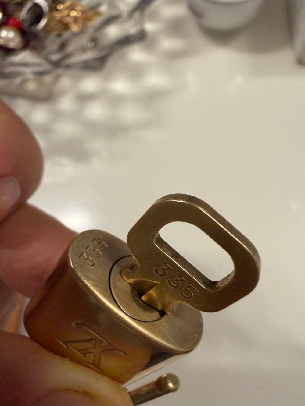 Louis Vuitton Tan Leather Luggage Tag with Padlock - 3 items ! - Picture 7 of 15